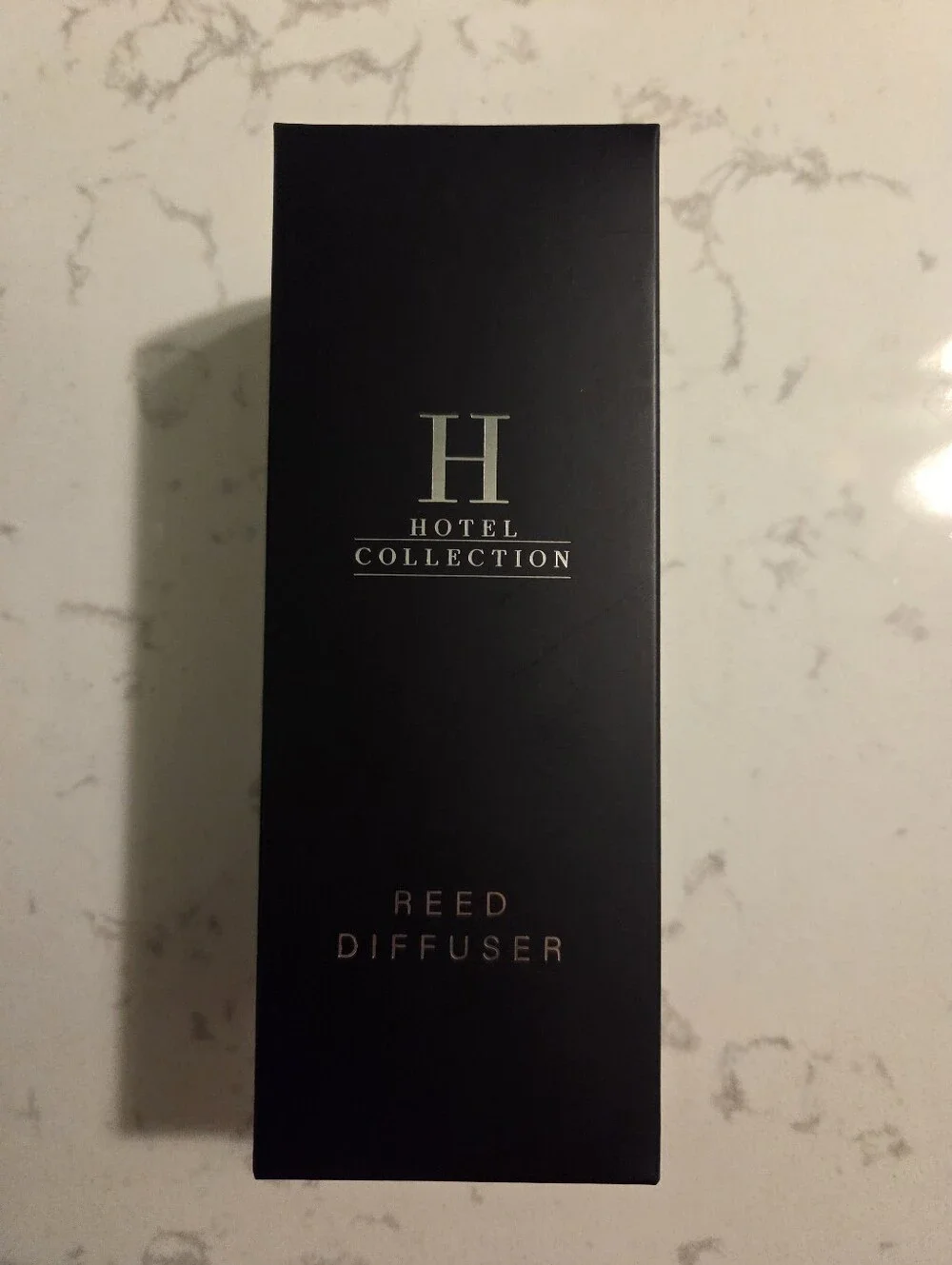 Brand New Hotel Collection Reed Diffuser - November Rain - Picture 1 of 2